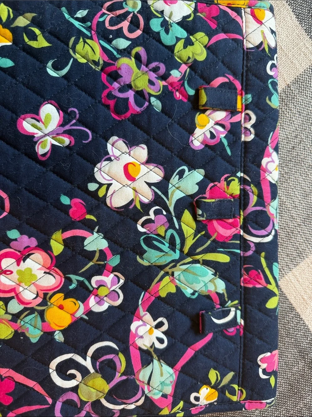 Vera Bradley Navy Floral Quilted Hanging jewelry Organizer